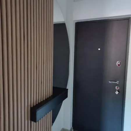 018 Apartment *