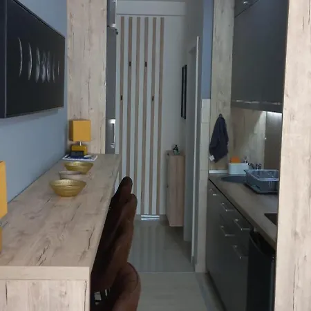 018 Apartment *